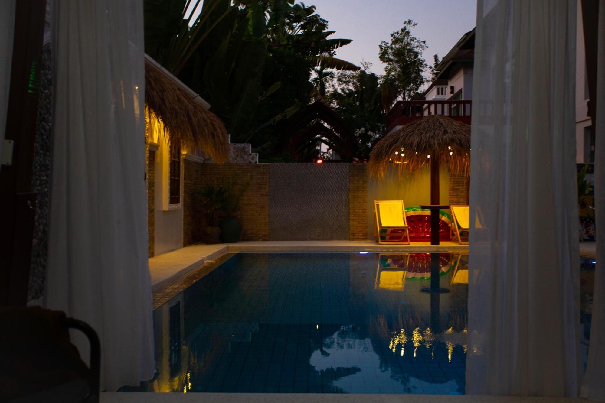 Nagawari Art Maldives Pattaya Villa Na Chom Thian Buitenkant foto