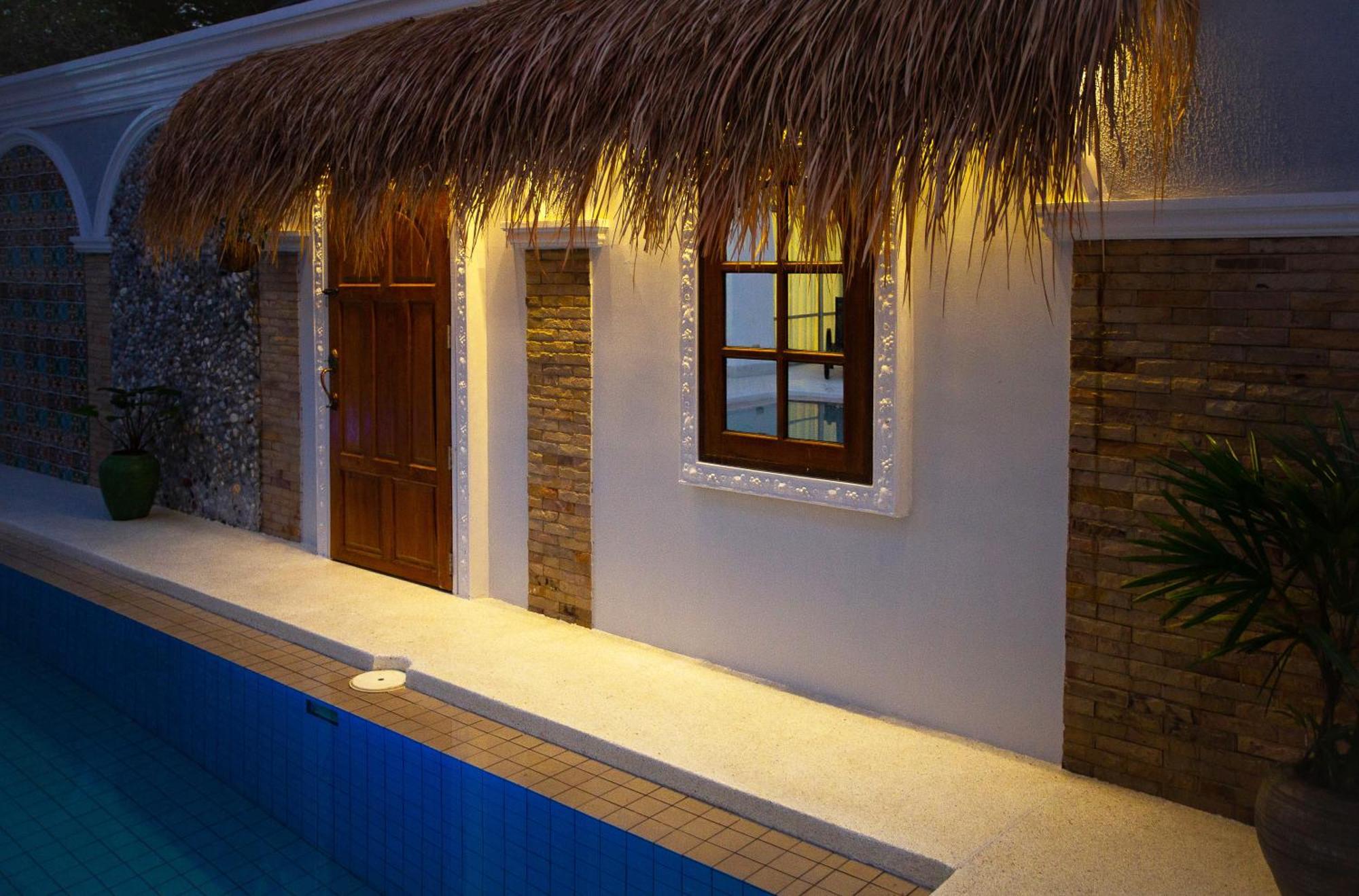 Nagawari Art Maldives Pattaya Villa Na Chom Thian Buitenkant foto