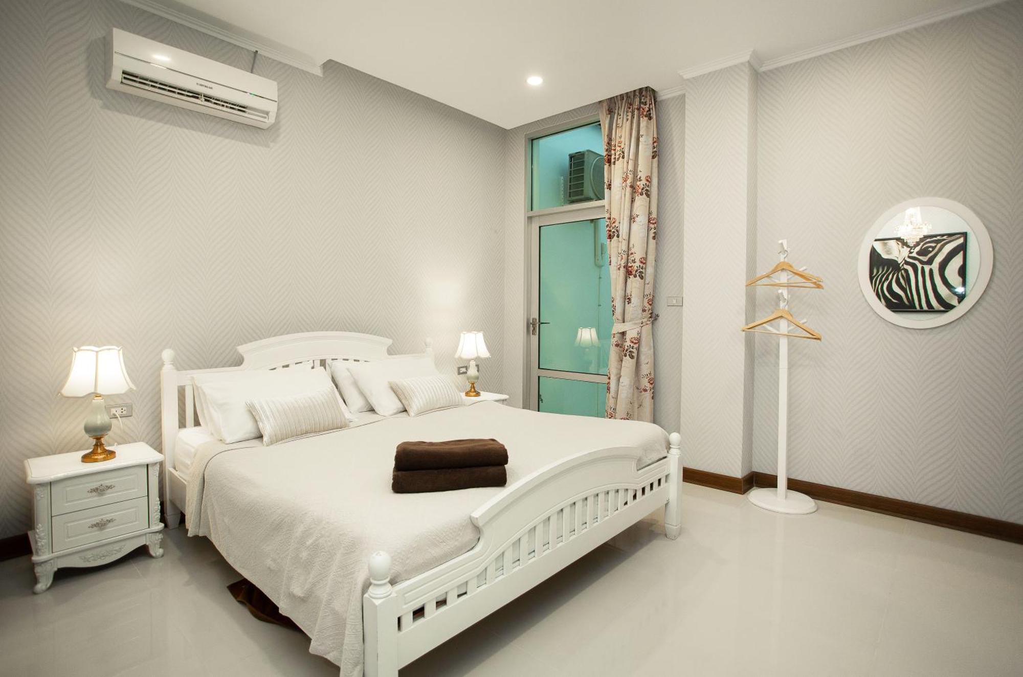 Nagawari Art Maldives Pattaya Villa Na Chom Thian Buitenkant foto