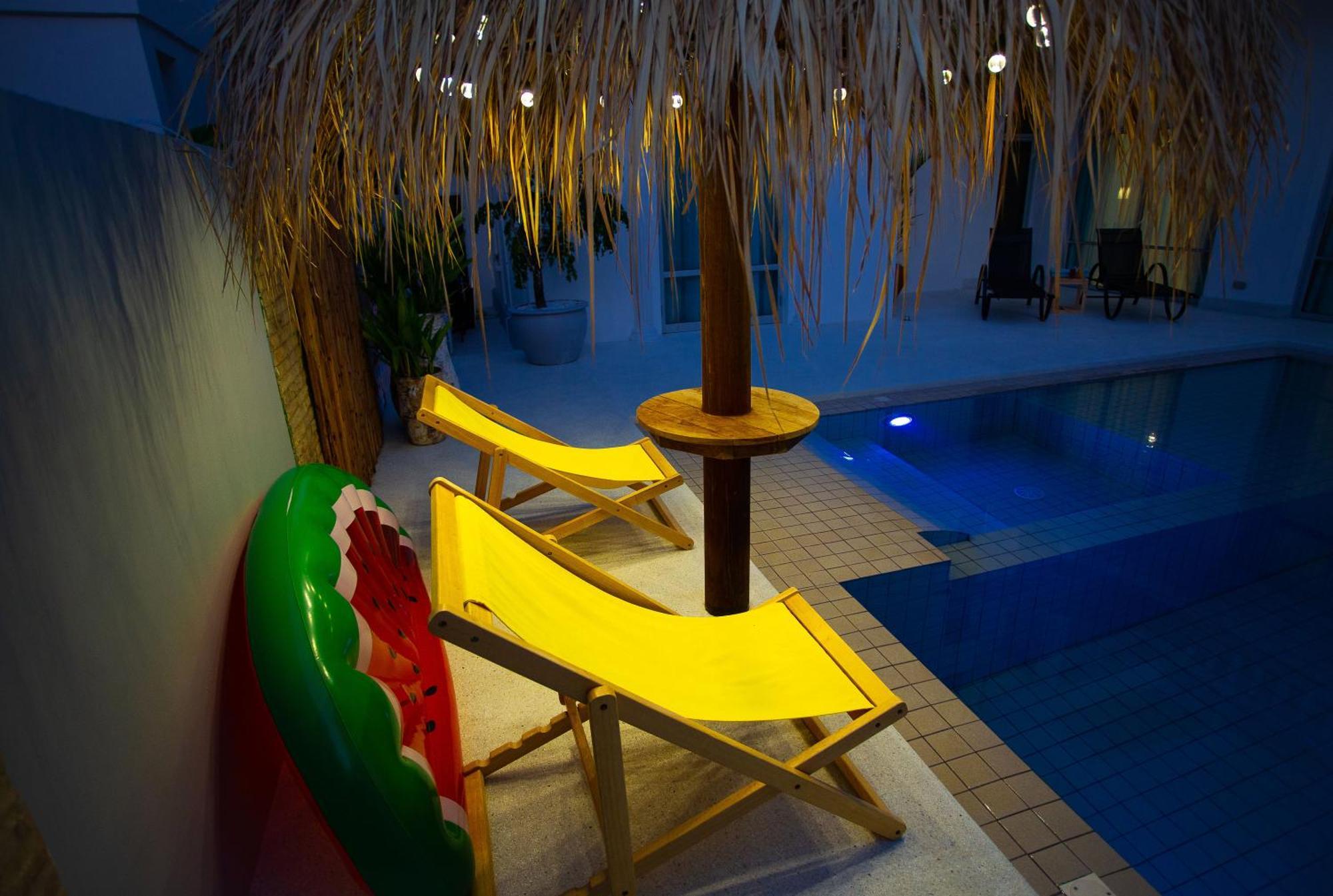 Nagawari Art Maldives Pattaya Villa Na Chom Thian Buitenkant foto